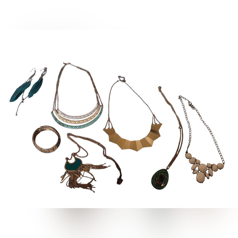 7 Piece Costume Jewelry Lot: 1 Pair Earrings, 5 Necklaces, 1 Bracelet As Shown
